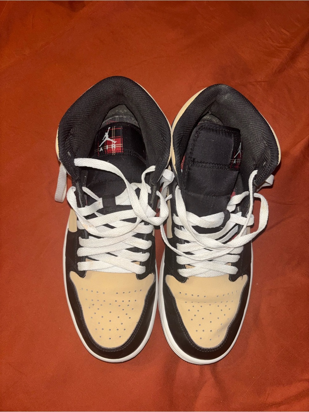 Nike Men's Black and Cream Two-Tone High-Top Sneakers